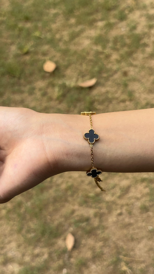 Elegant Clover Bracelet - Zyro