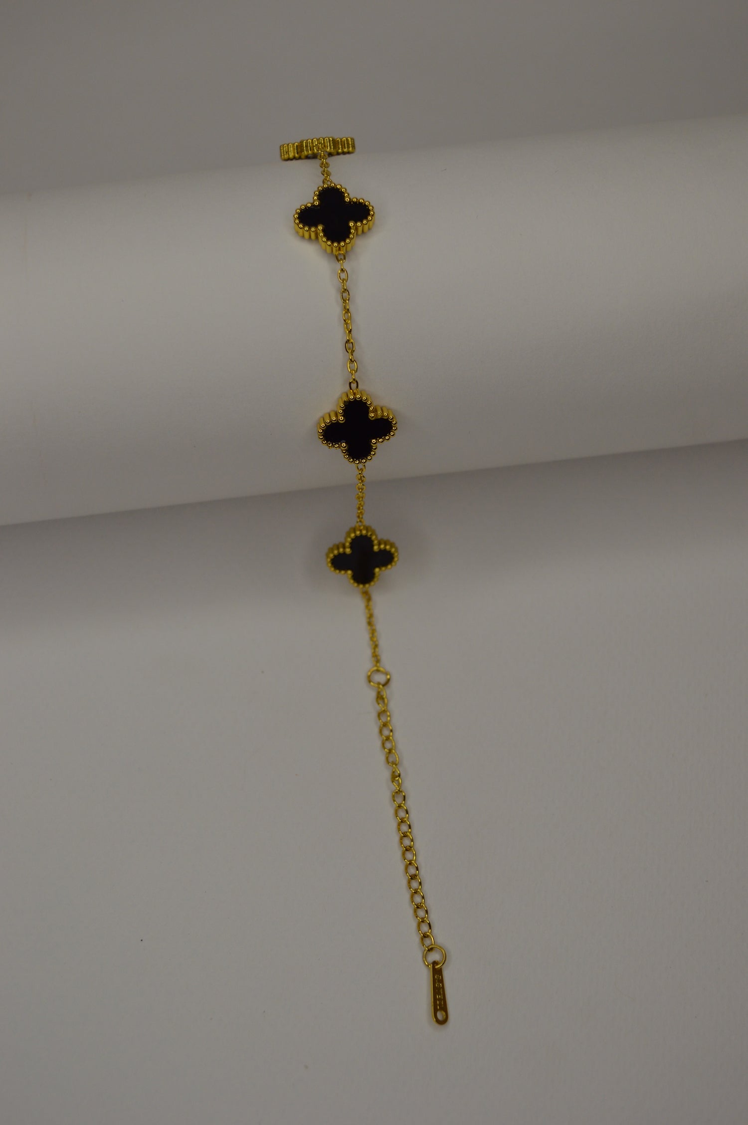 Elegant Clover Bracelet - Zyro