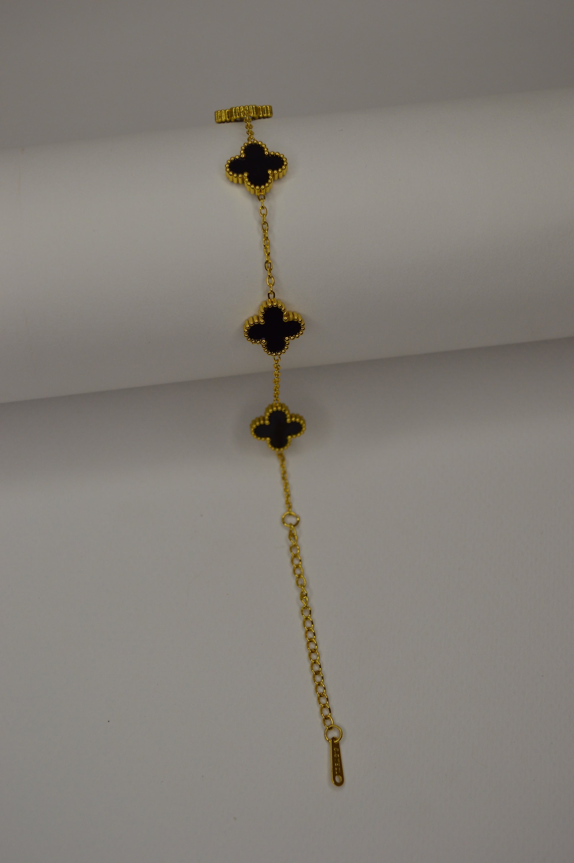 Elegant Clover Bracelet - Zyro