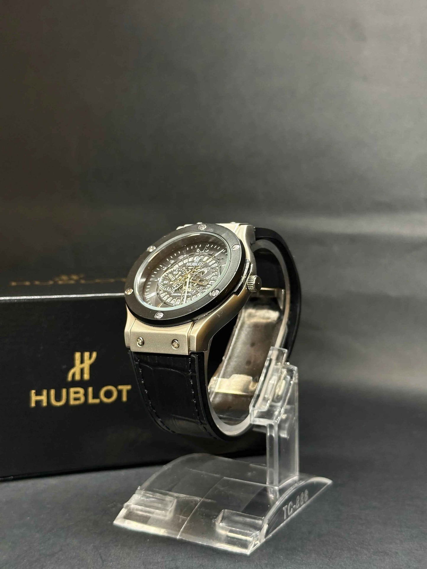 Hublo Skeleton with Leather Straps