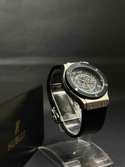 Hublo Skeleton with Leather Straps