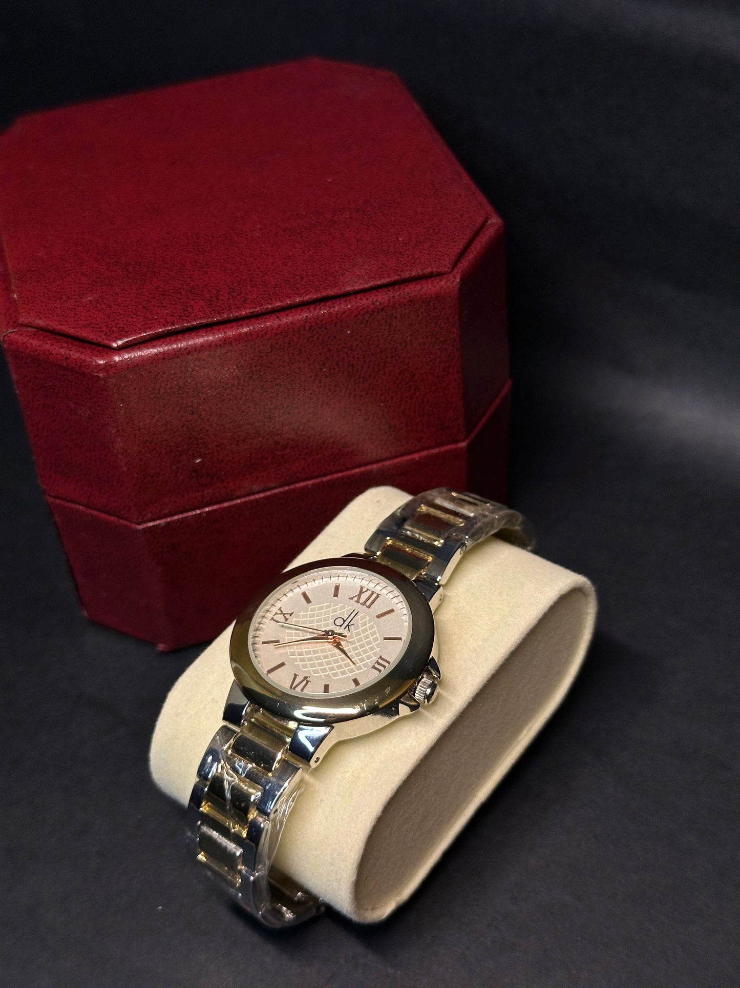 DK Women’s Two-Tone Zyro