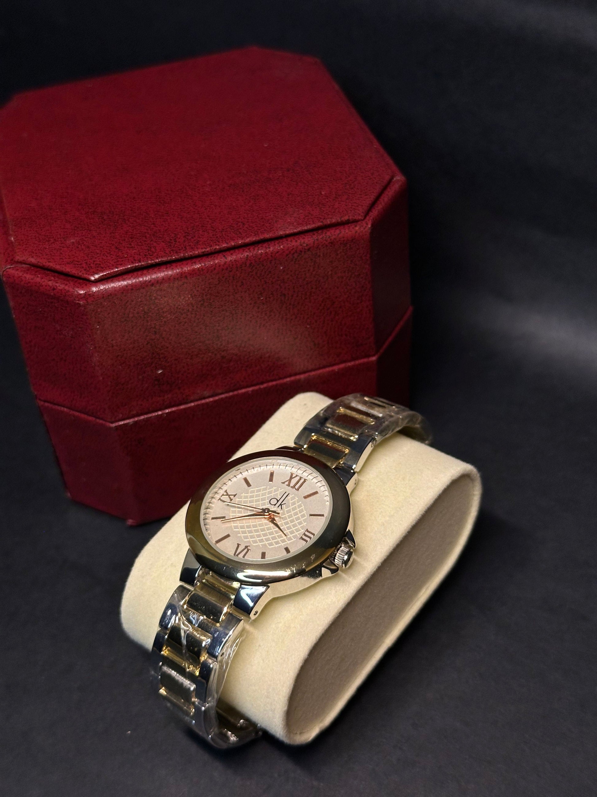 DK Women’s Two-Tone Zyro
