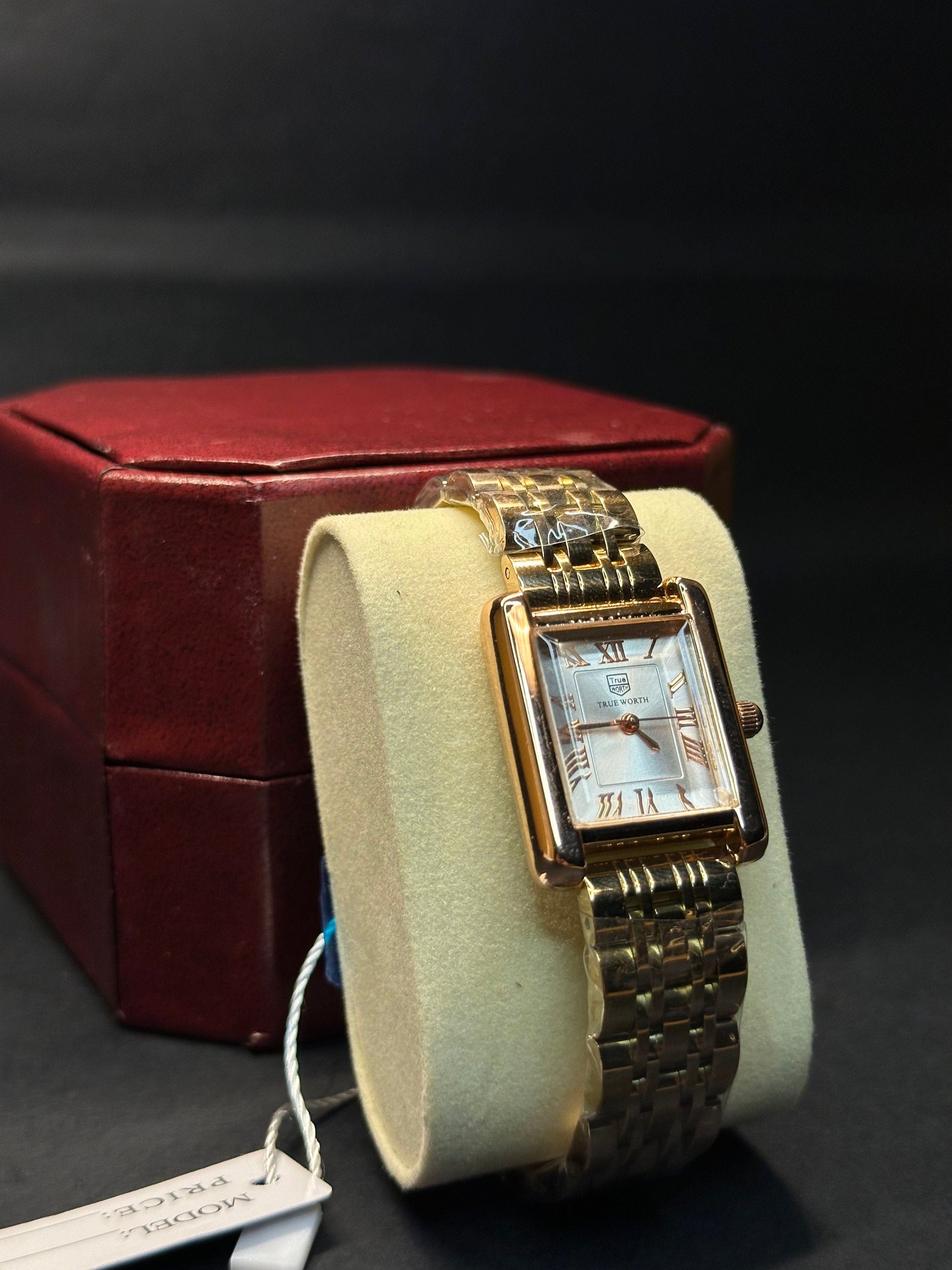 True Worth Women’s Rectangular Watch Zyro