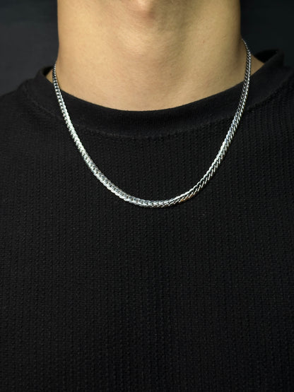 Sleek Curb Chain Zyro