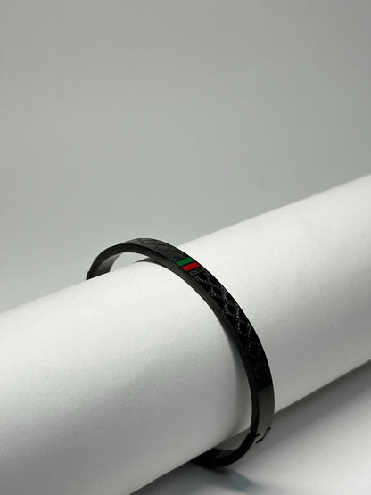 Luxe Engraved Bangle Zyro