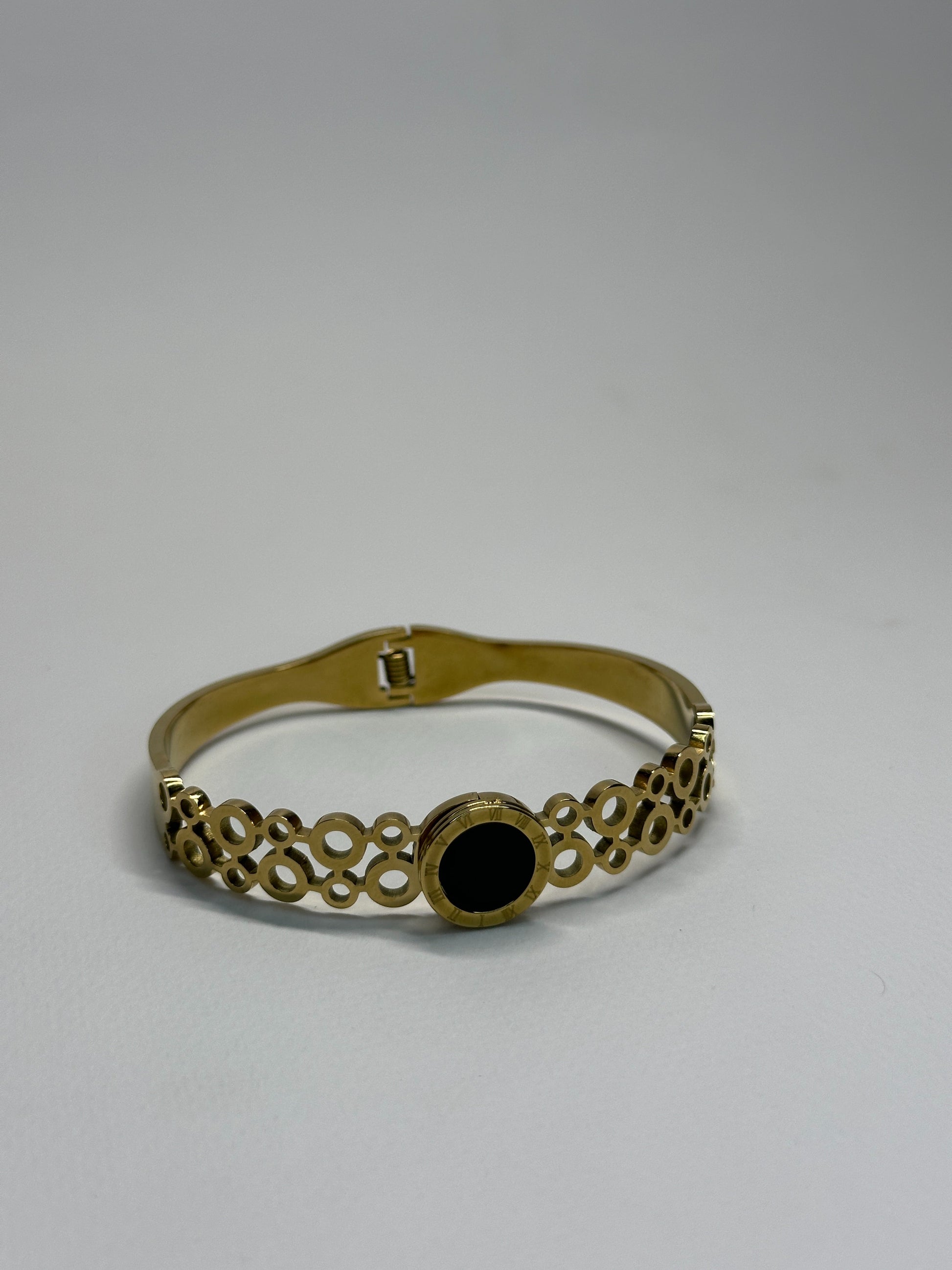 Midnight Aura Bangle Zyro