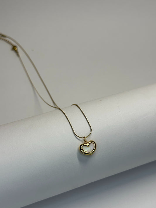 Elegant Heart Pendant Zyro