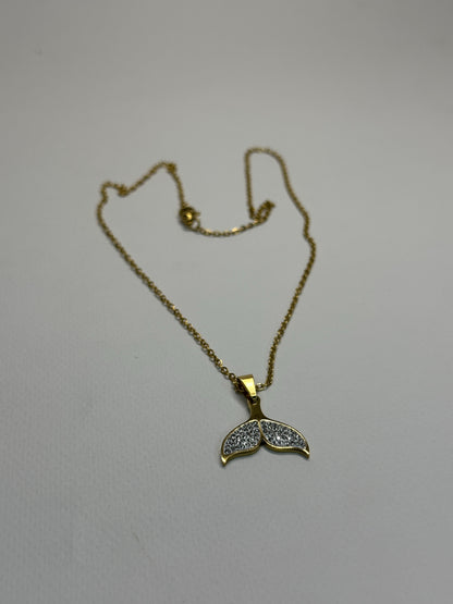 Whale Tail Pendant Zyro