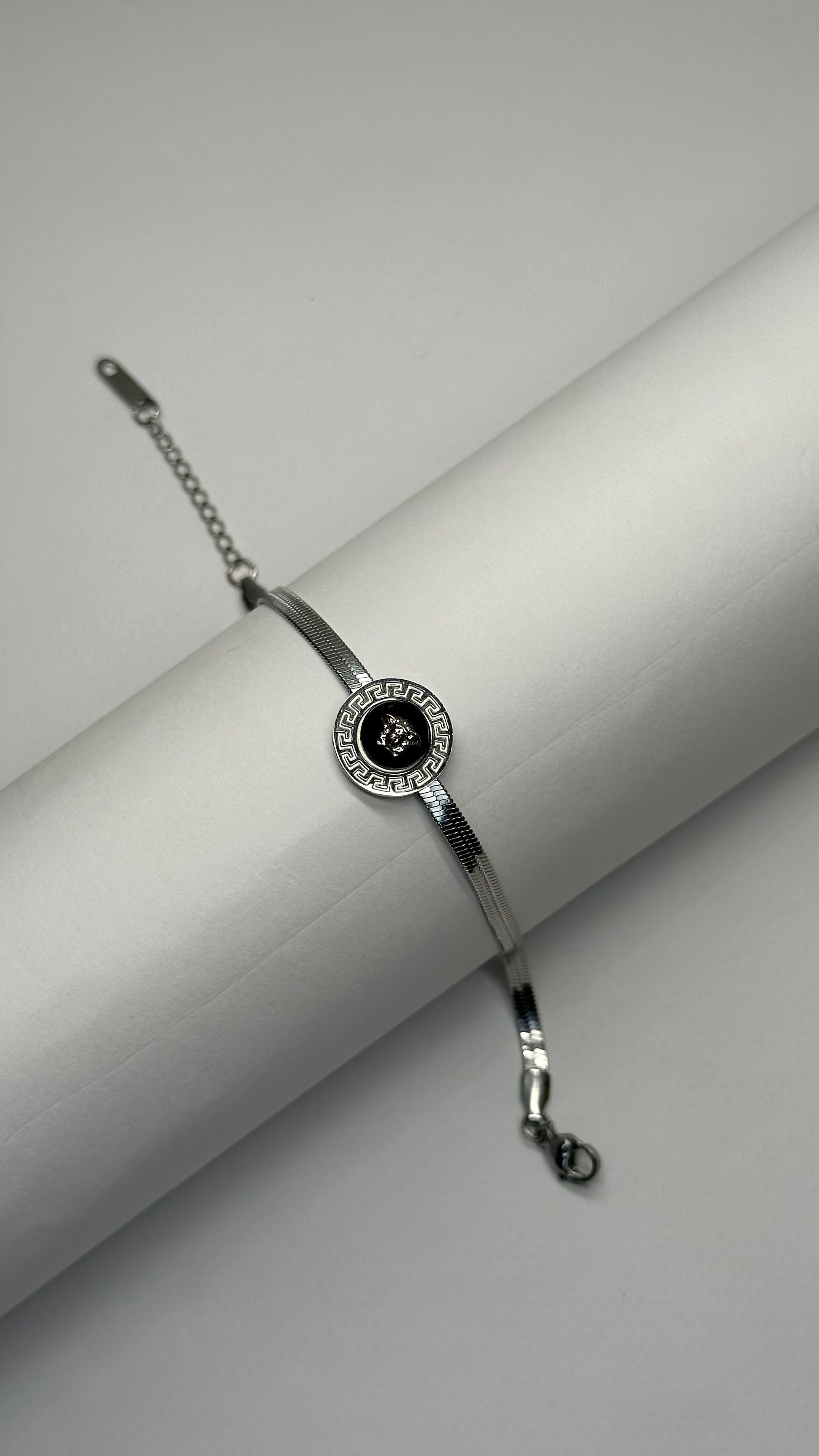 Glint Medusa Bracelet - Zyro