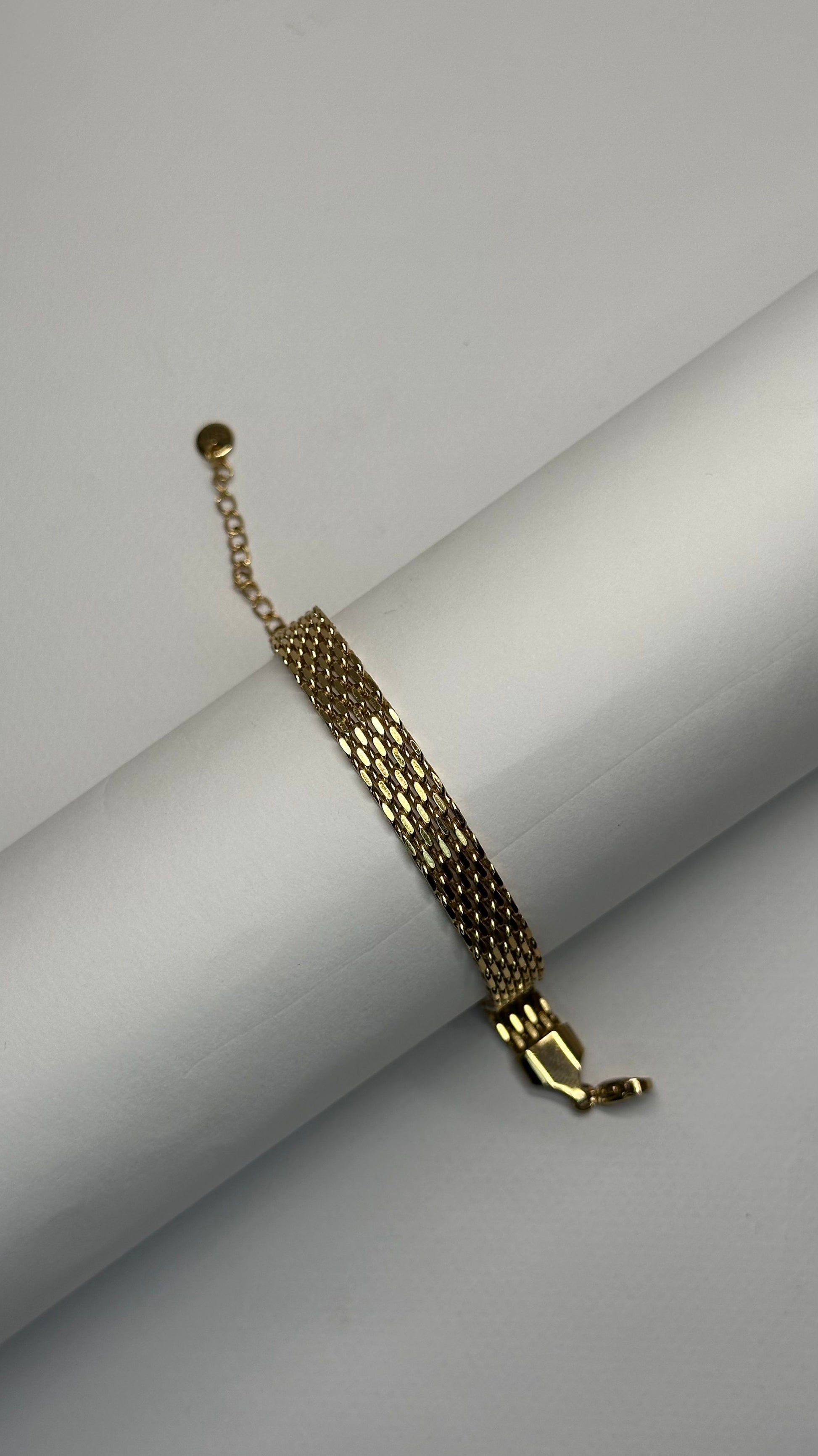 Aurora Veil Bracelet - Zyro