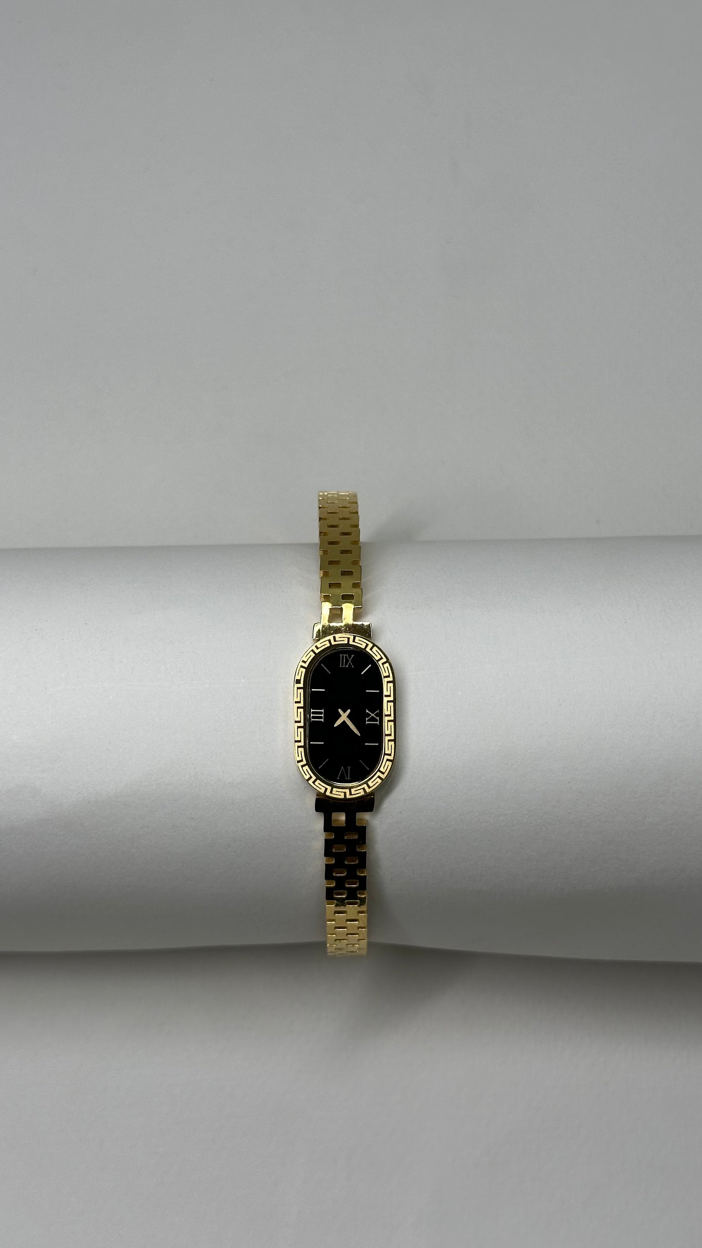 Velour Luxe – Ladies Bangle with Timepiece - Zyro