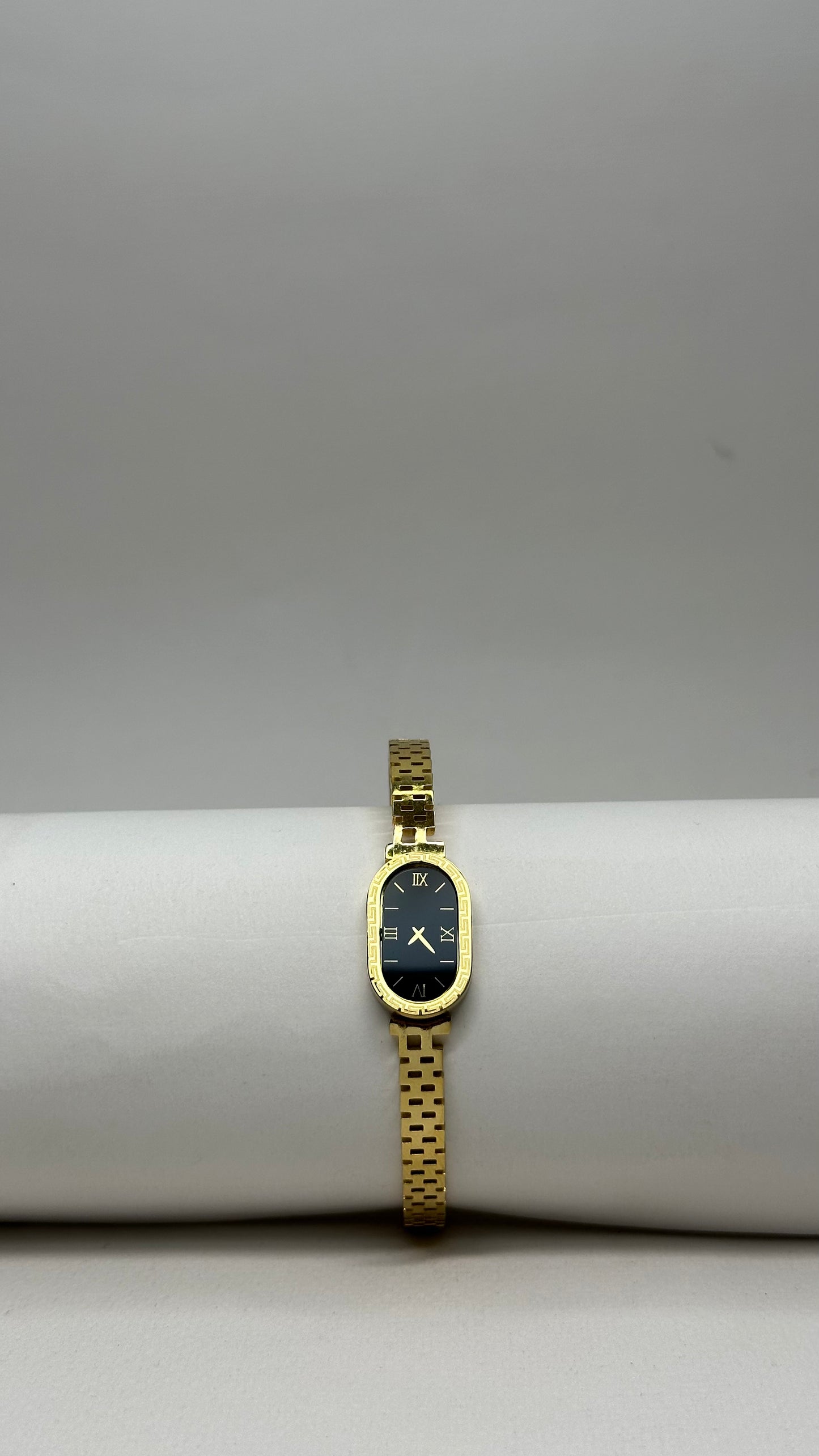 Velour Luxe – Ladies Bangle with Timepiece - Zyro