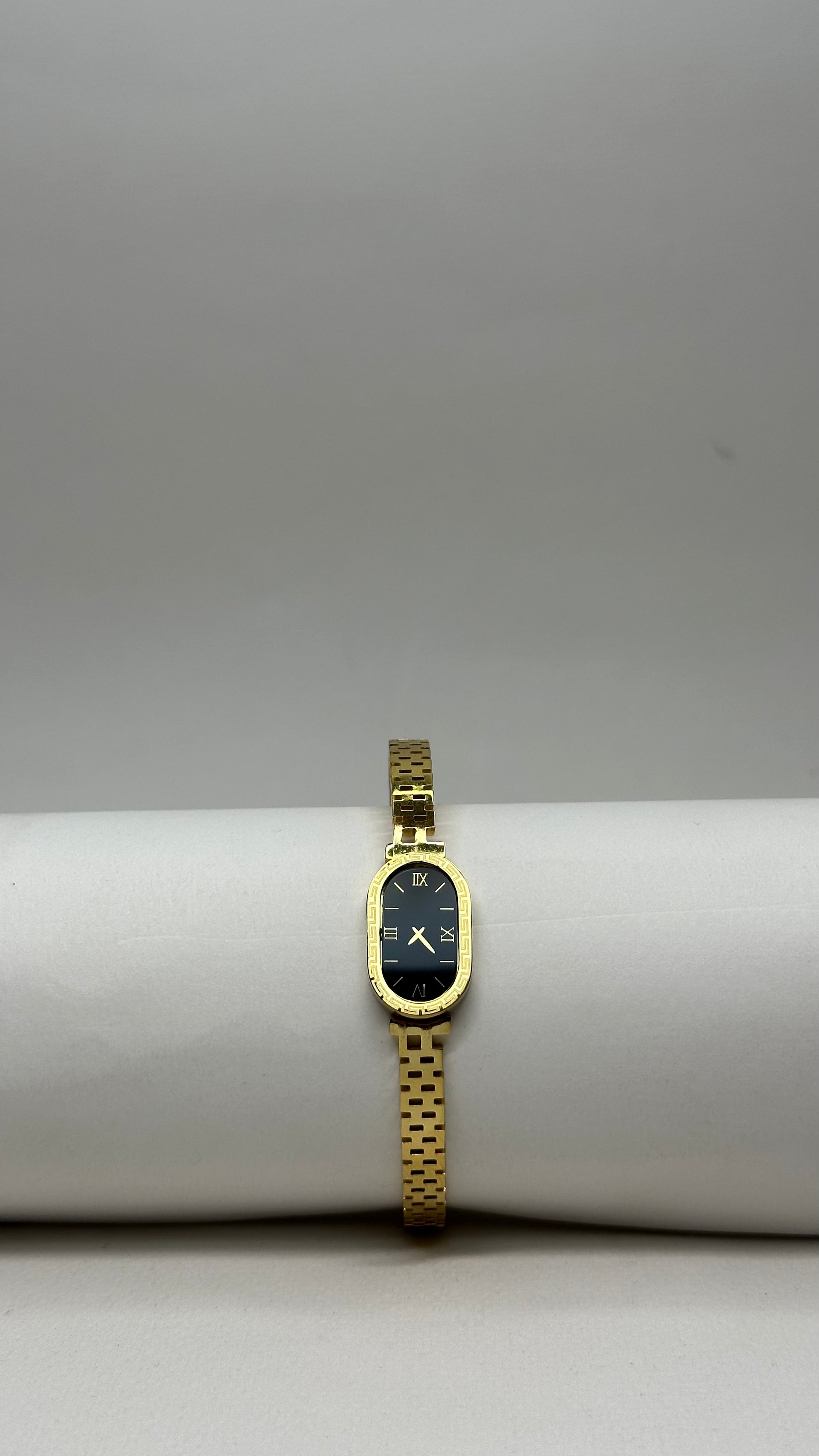 Velour Luxe – Ladies Bangle with Timepiece - Zyro