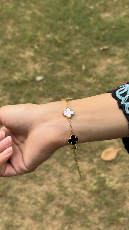 Elegant Clover Bracelet - White & Black - Zyro